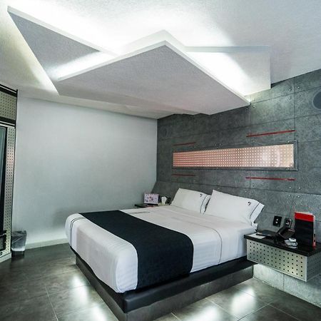 Kuboz Motor Hotel  Zapopan Buitenkant foto