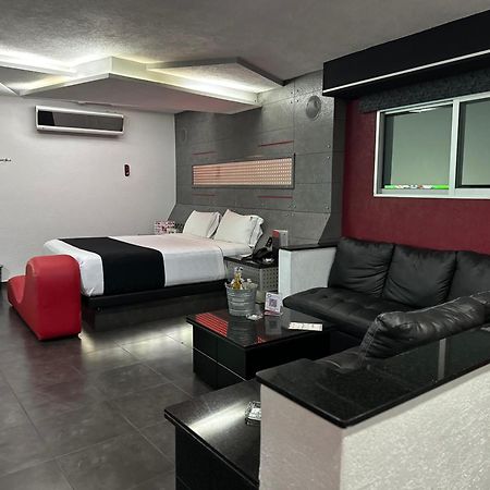 Kuboz Motor Hotel  Zapopan Buitenkant foto