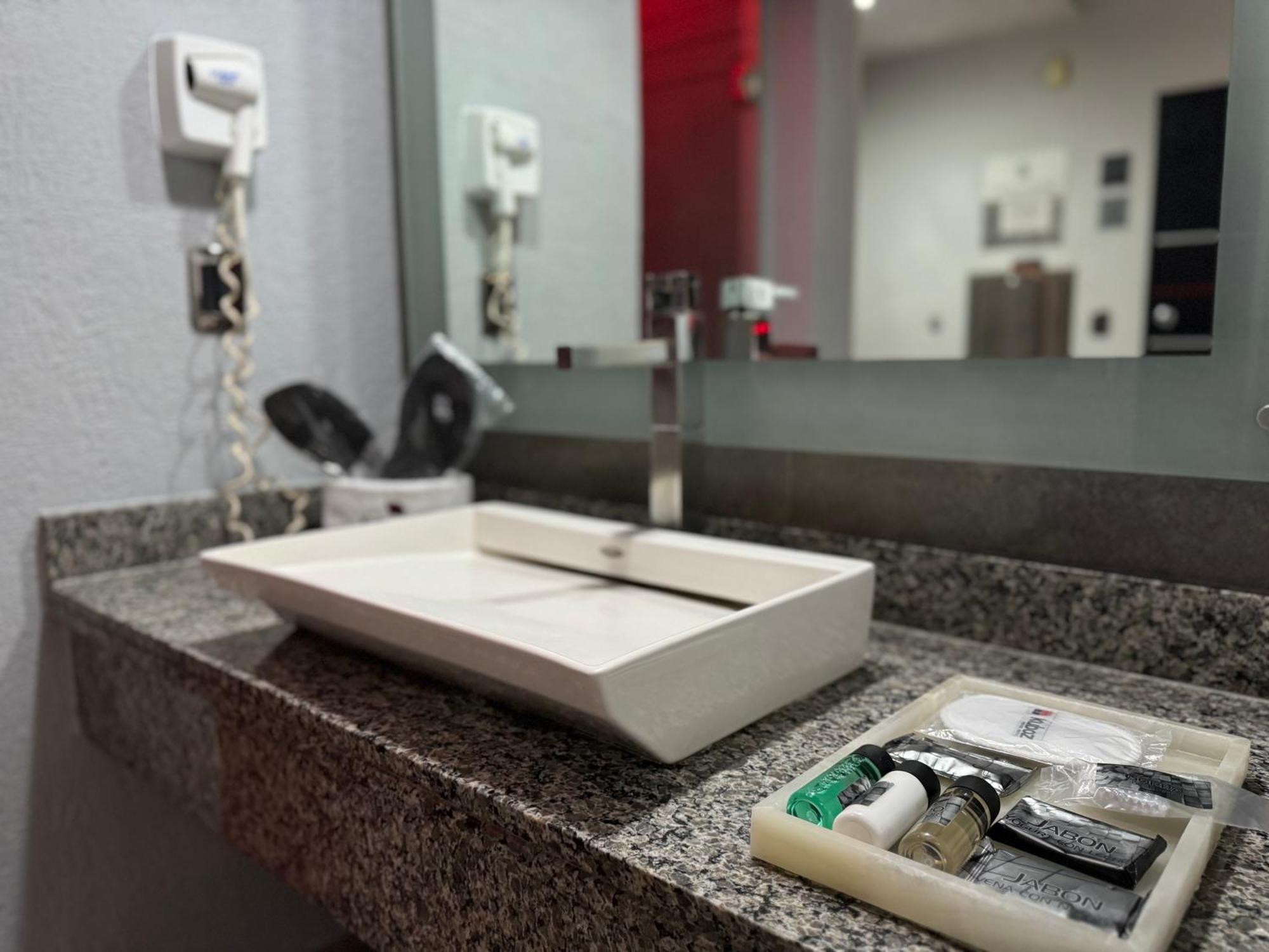 Kuboz Motor Hotel  Zapopan Buitenkant foto