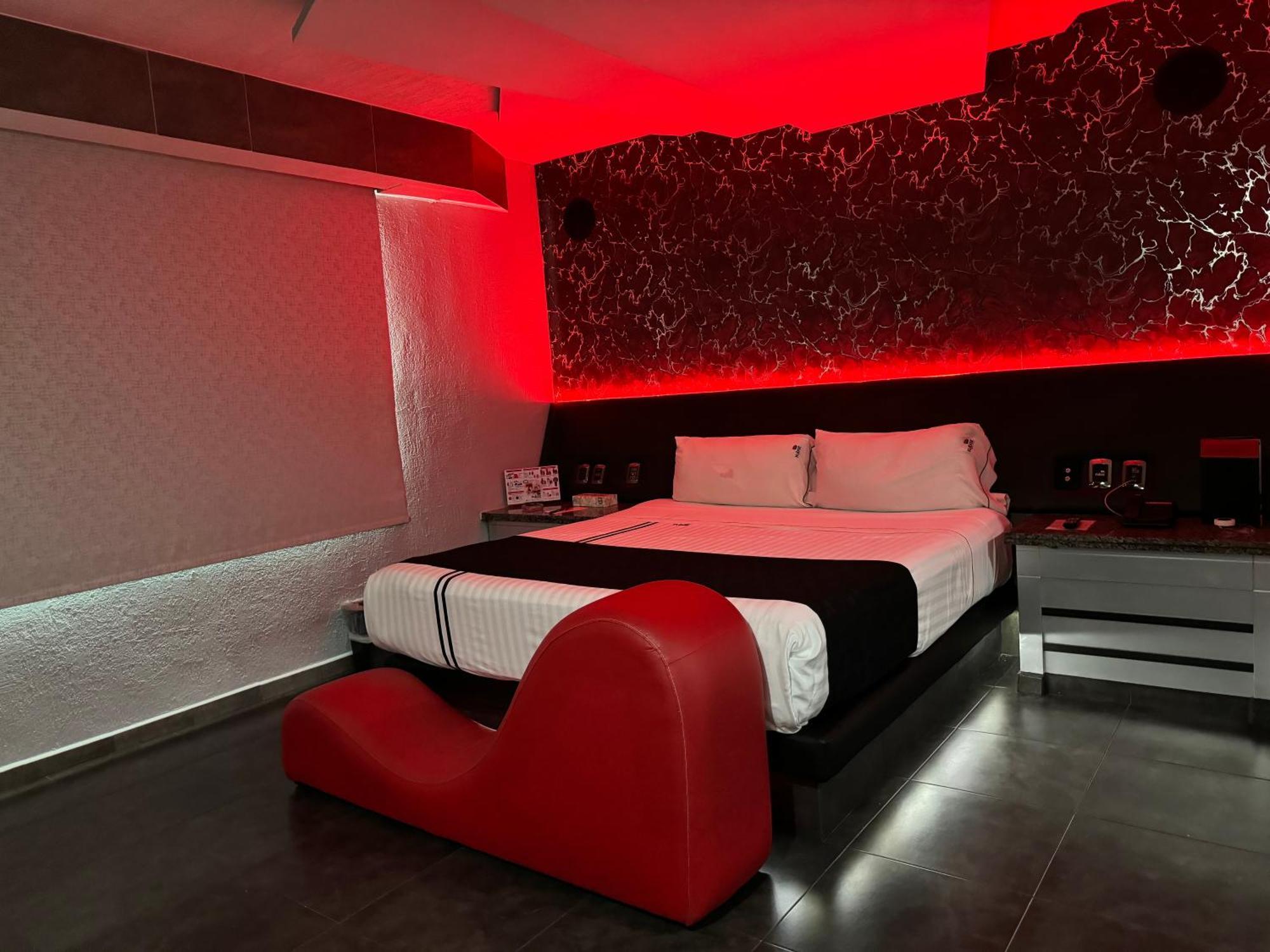 Kuboz Motor Hotel  Zapopan Buitenkant foto