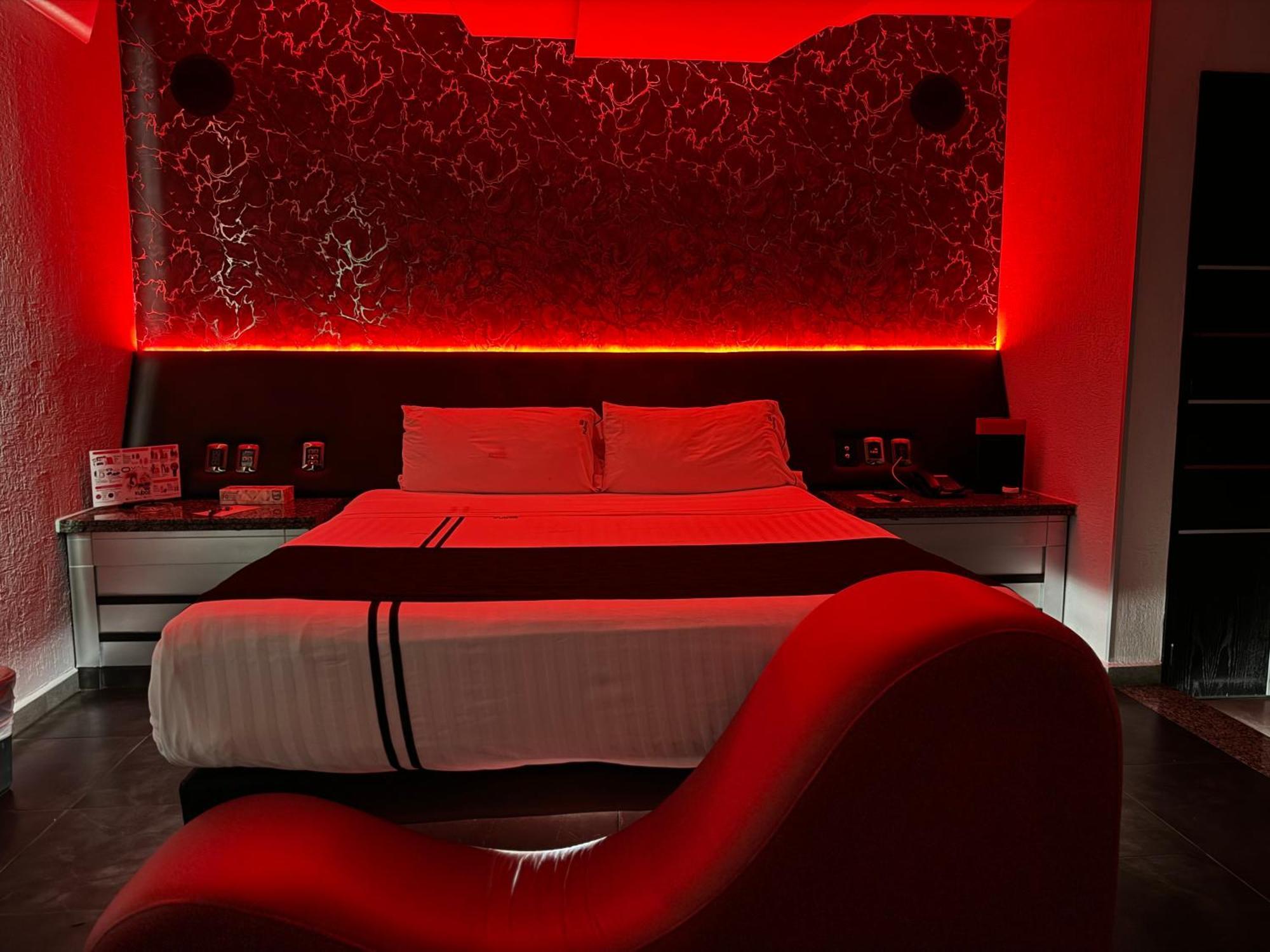 Kuboz Motor Hotel  Zapopan Buitenkant foto